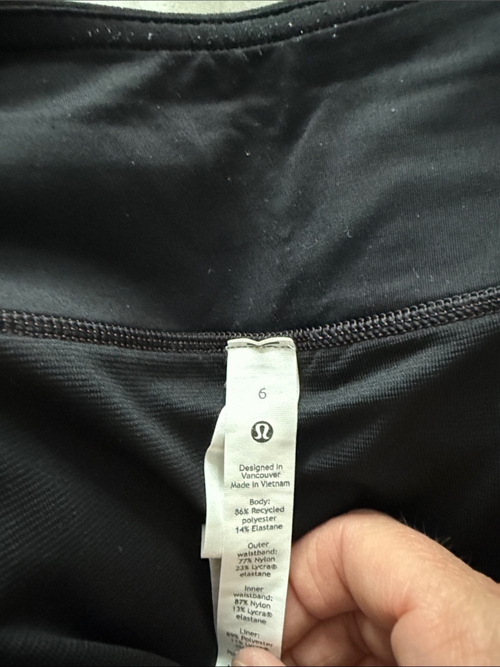 Lululemon shorts. Size 6, 2.5 in inner seam. - Picture 4 of 5
